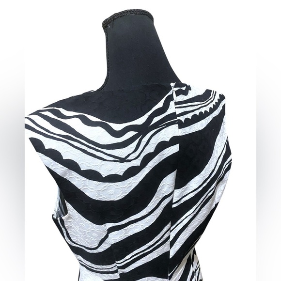 TRINA TURK Patterned Black & White Sleeveless Dress Women’s Size 8 Full Lining - Picture 2 of 15
